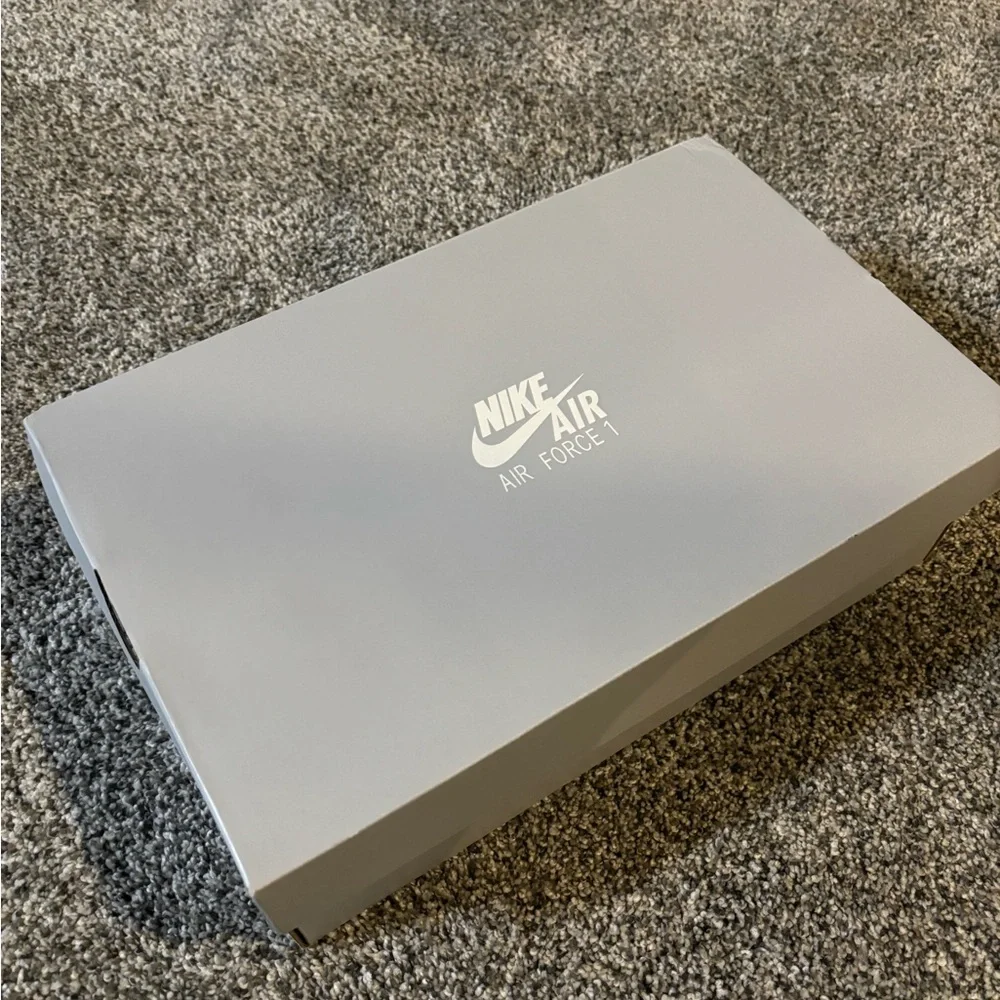 Nike Air Force 1 07 - Picture 8 of 10
